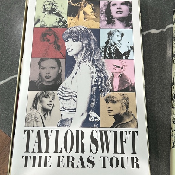 TAYLOR SWIFT THE ERAS TOUR GIFT BOX - Picture 5 of 6